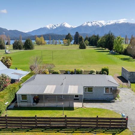 Kepler Retreat - Te Anau Holiday Home Esterno foto