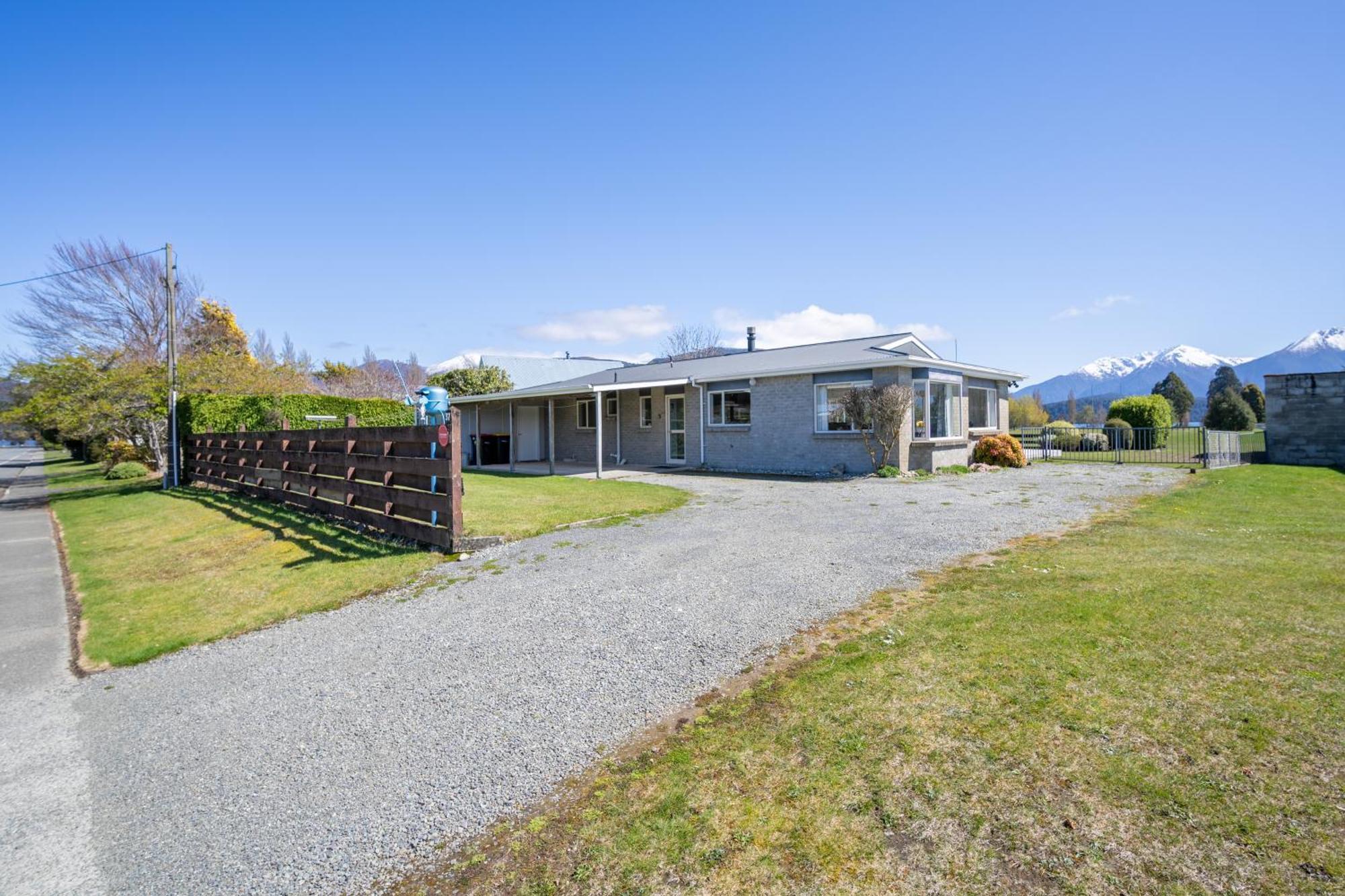 Kepler Retreat - Te Anau Holiday Home Esterno foto