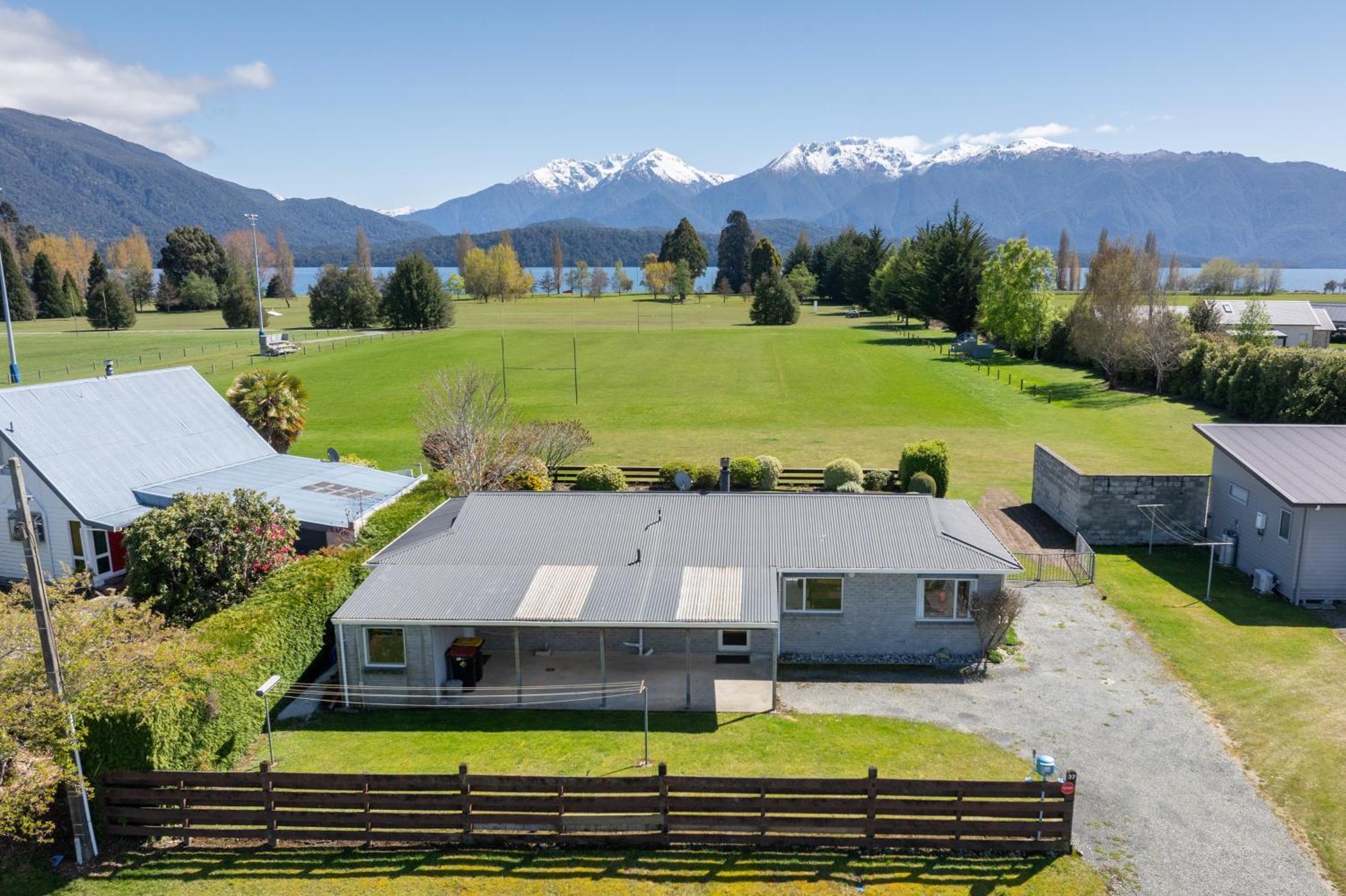 Kepler Retreat - Te Anau Holiday Home Esterno foto