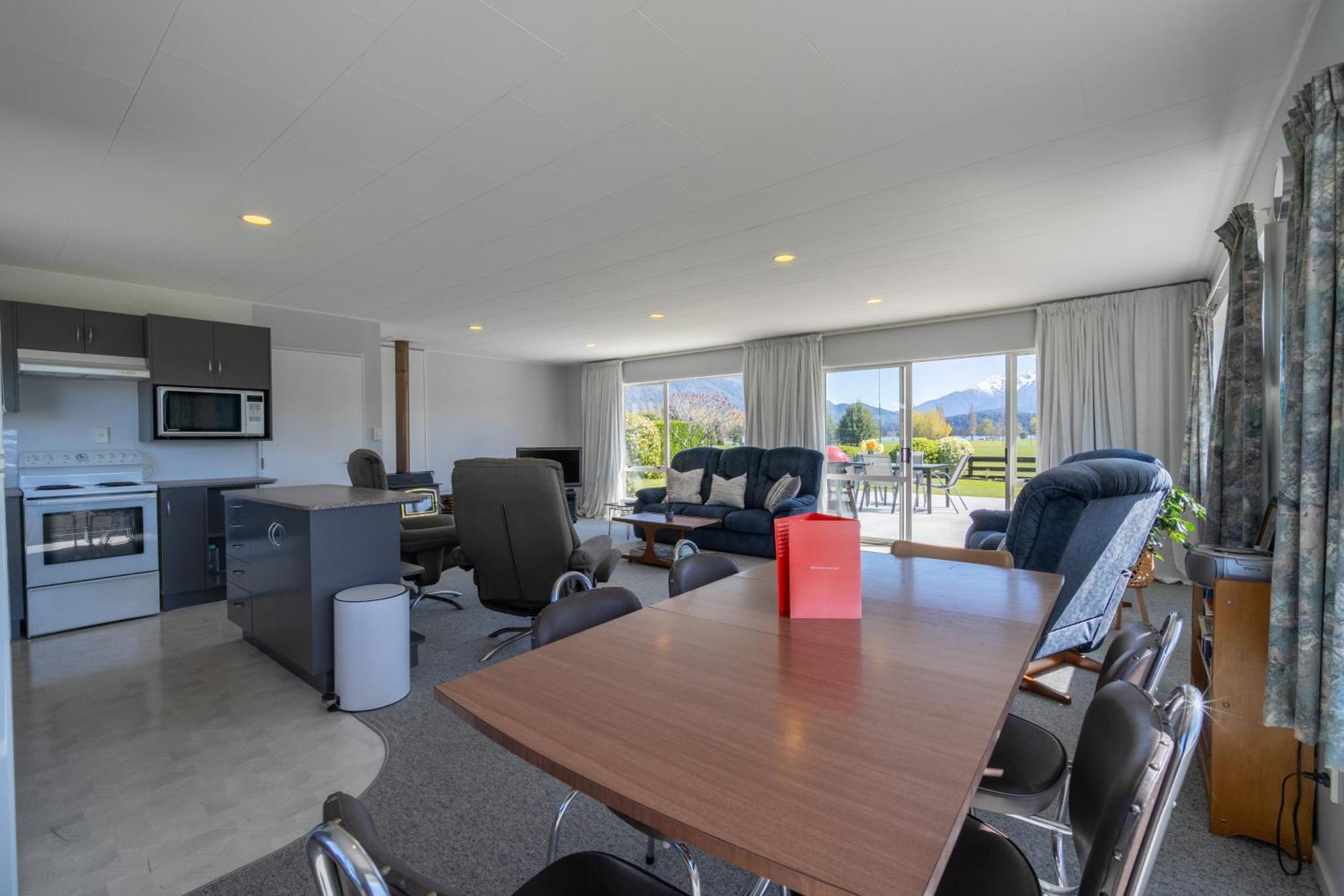 Kepler Retreat - Te Anau Holiday Home Esterno foto